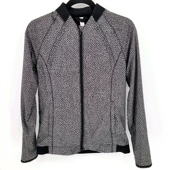 lululemon athletica Jackets & Blazers - LULULEMON Hit it Frozen fizz white black bomber windbreaker Jacket  size 4
